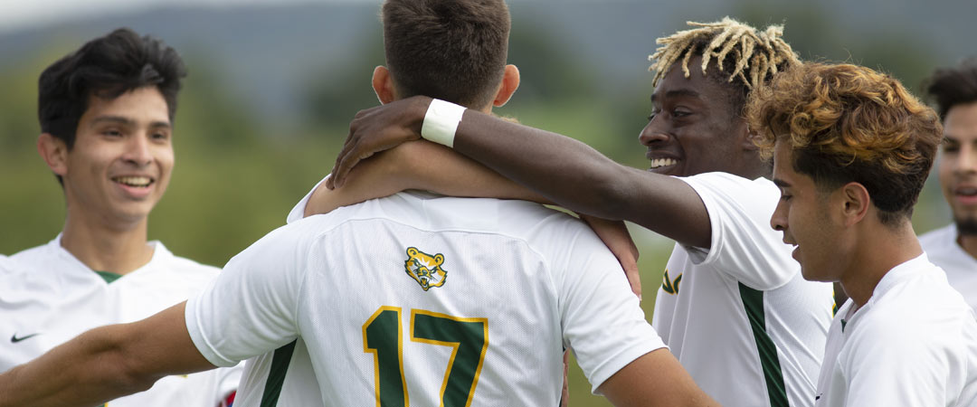 Saint Vincent Men's Soccer Slide 3