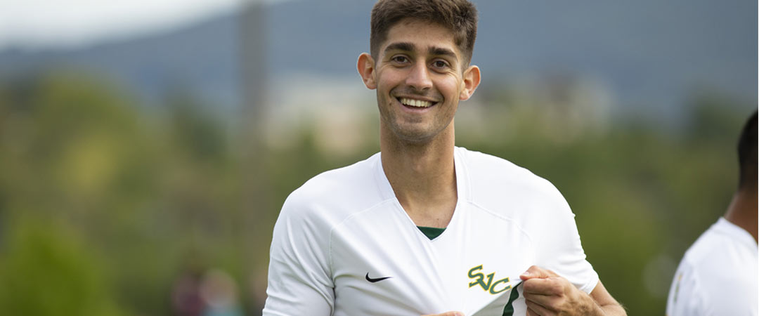 Saint Vincent Men's Soccer Slide 2